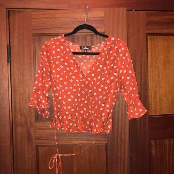 Lulu’s half sleeve ruffled orange floral wrap top - Picture 3 of 6